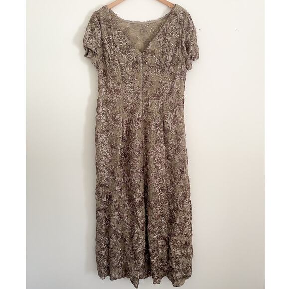 Alex Evenings Champagne Rosette Evening Gown 16W - Picture 2 of 12